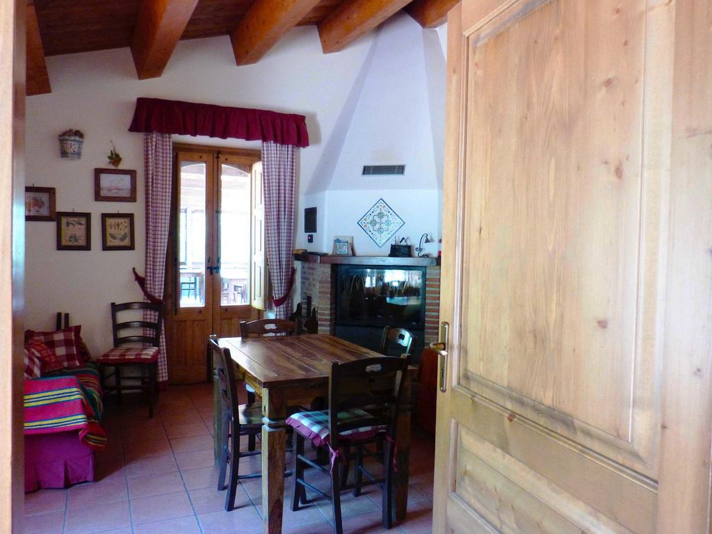 L'Orto Dei Semplici Guest House Маскали Екстериор снимка